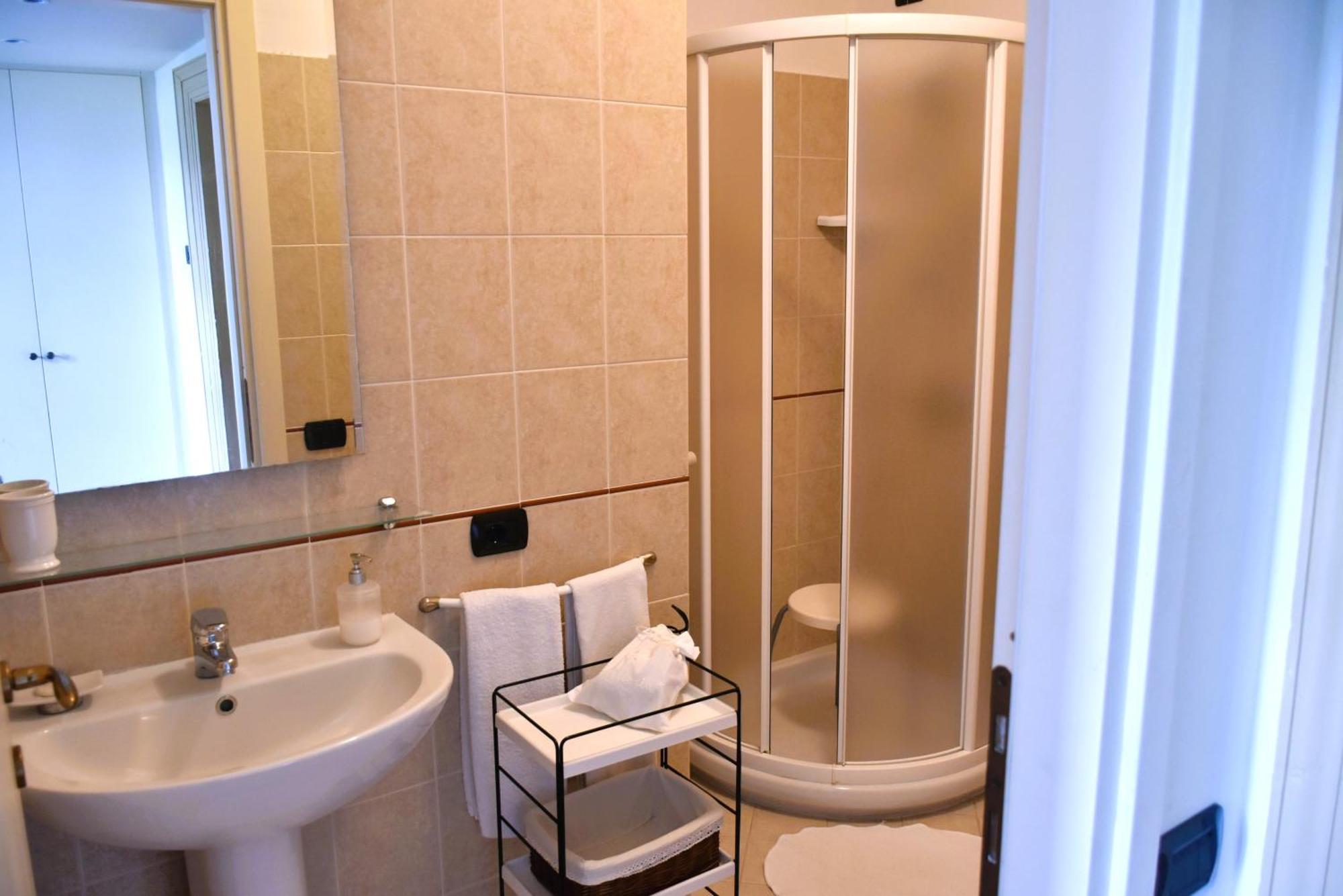 Residenza Ca' Laripa Apartment Solto Collina Luaran gambar